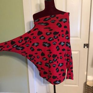Red leopard top